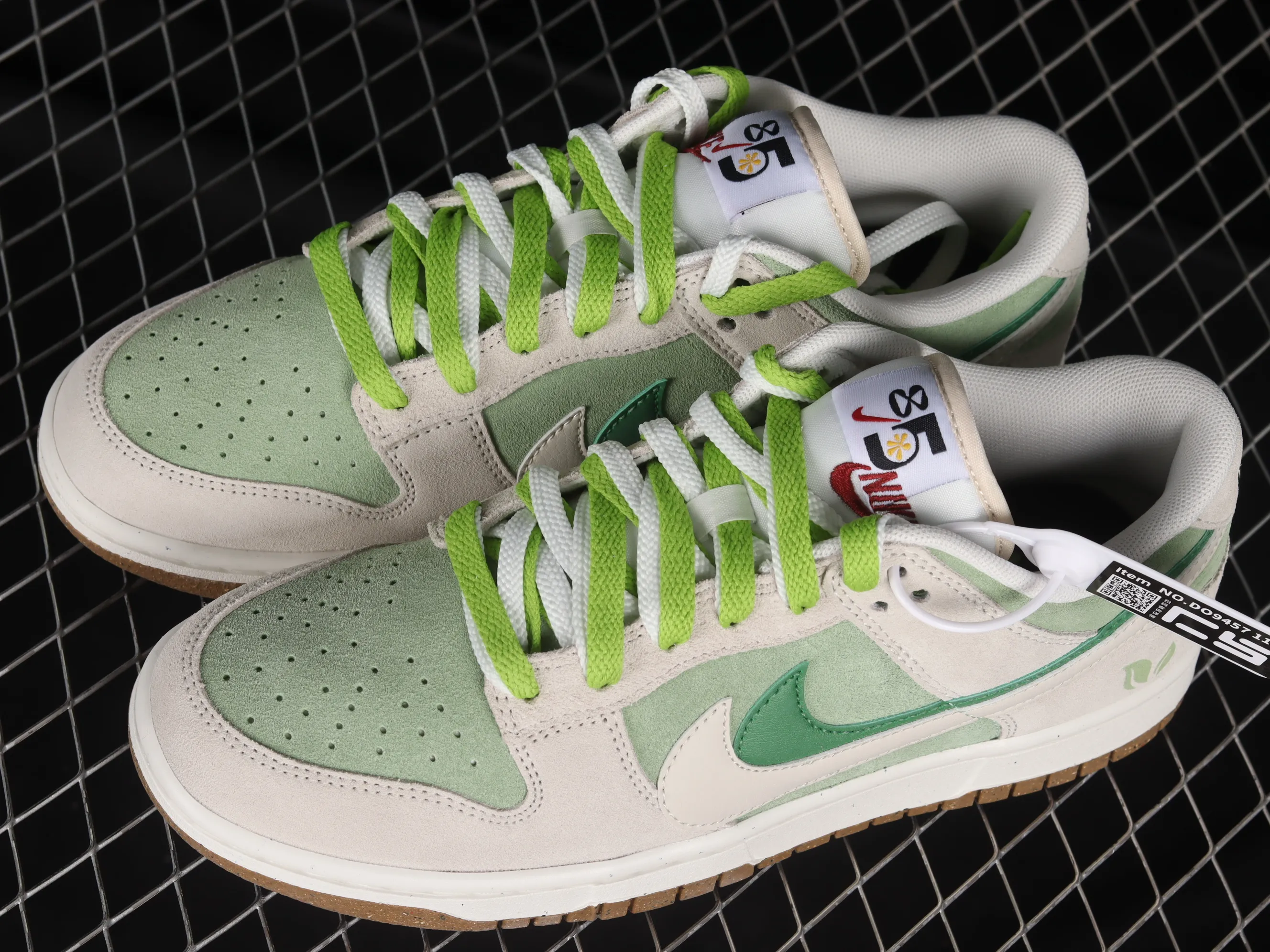 All categories Nk SB Dunk series Nk SB Dunk Low low-top sneakers Nk SB Dunk Low "85" white and green double hook SB low-top sports and leisure sneakers DO9457-116